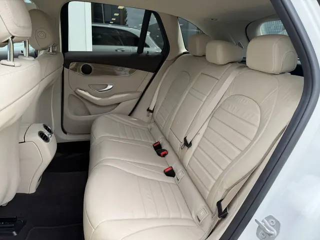 Mercedes-Benz GLC 250 4MATIC 2016 Benzine 34