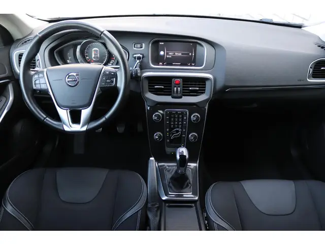 Volvo V40 3