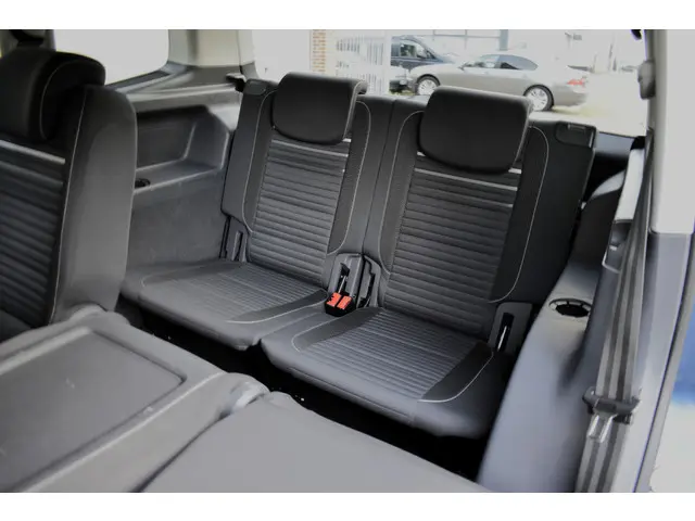 Volkswagen Touran 1.4 TSI Highline 7p. 2014 Benzine 8