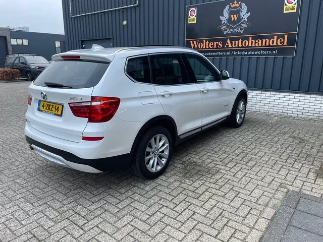 BMW X3 XDrive20i High Executive 2015 Benzine 10