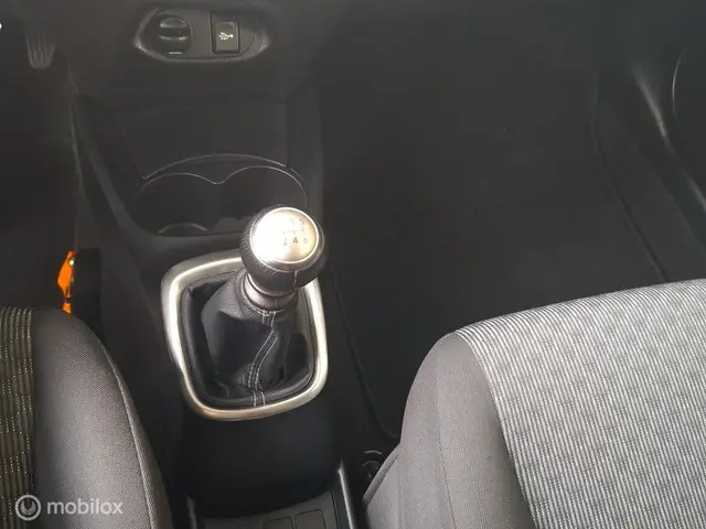 Toyota Yaris 1.3 VVT-i Aspiration 2014 Benzine 18