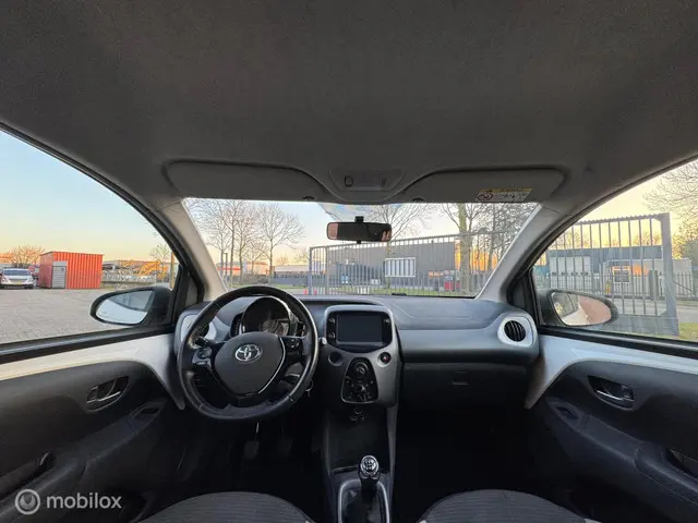 Toyota Aygo 1.0 VVT-i x-clusiv|NAP 2021 Benzine 14