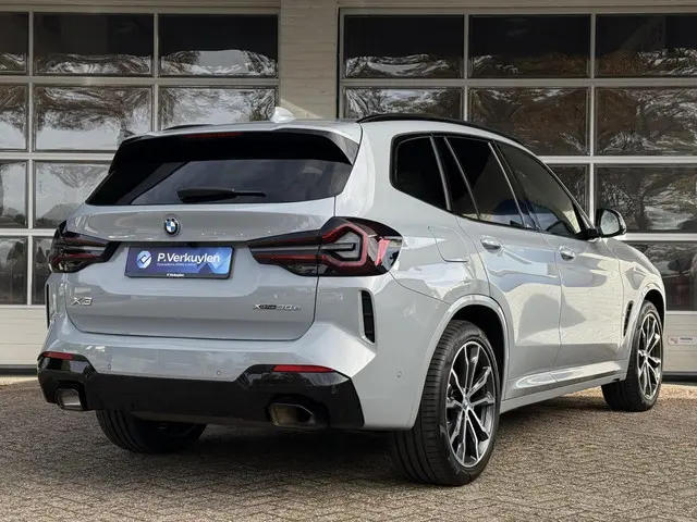 BMW X3 xDrive30e 2022 Hybride Benzine 6