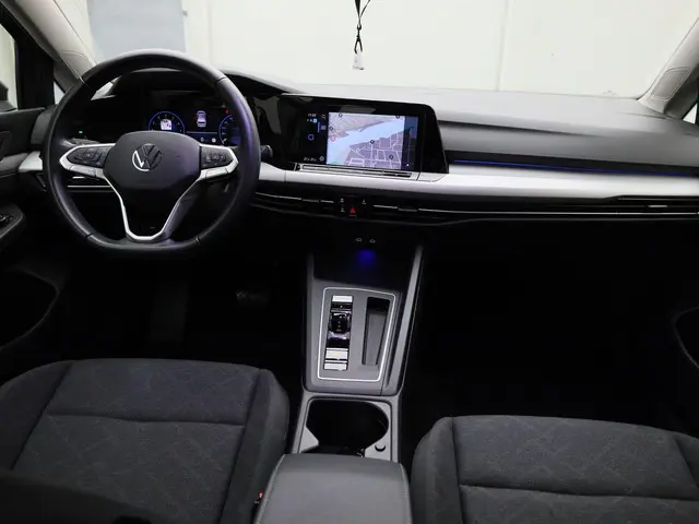 Volkswagen Golf 1.0eTSI/110PK Life DSG 2023 Benzine 4
