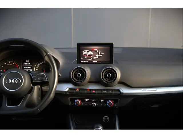 Audi Q2 1.4 TFSI CoD Design Pro Line Plus 2018 Benzine 38