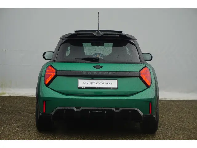 MINI 3-Deurs Cooper C 2025 Benzine 6