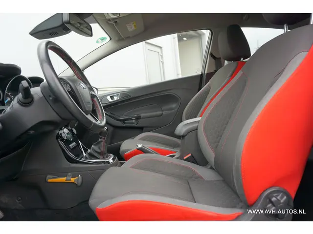 Ford Fiesta 1.0 EcoBoost Black Edition 2015 Benzine 6