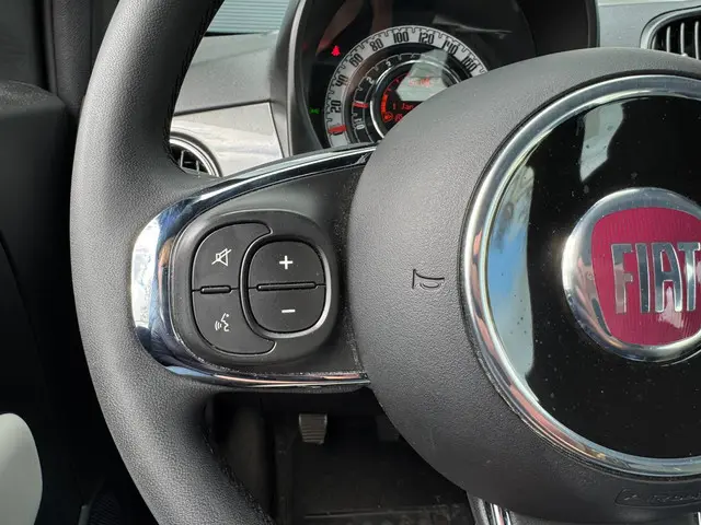 Fiat 500C 1.0 Hybrid Dolcevita 2022 Benzine 12