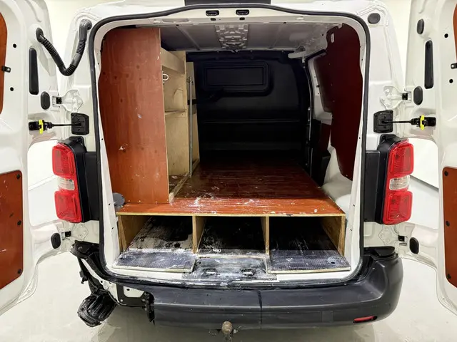 Toyota ProAce Compact 1.5 D-4D Cool Comfort 2021 Diesel 26