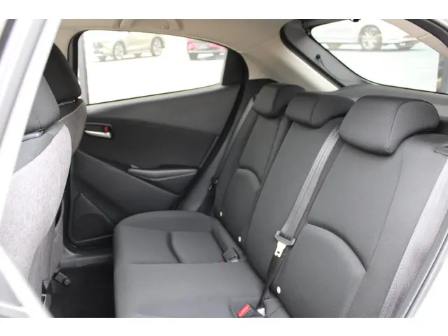Mazda 2 1.5 e-SkyActiv-G 90 Exclusive-Line 2024 Benzine 12
