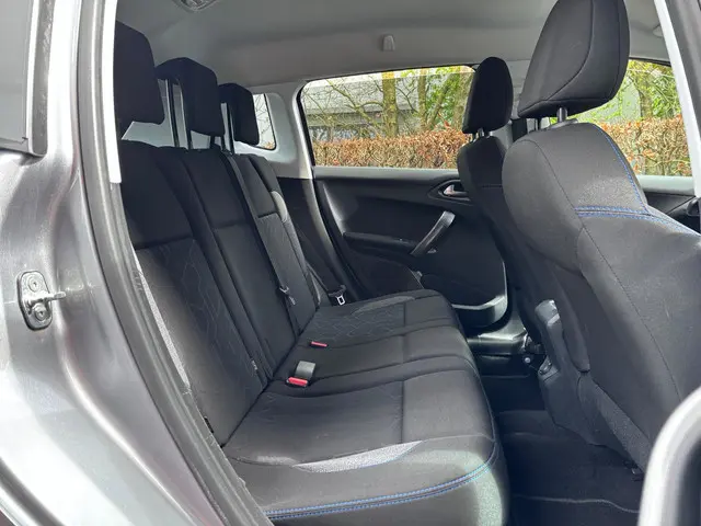 Peugeot 2008 1.2 PureTech Allure 2018 Benzine 18