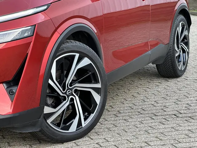 Nissan QASHQAI 1.3 MHEV Xtronic Tekna Plus 2023 Benzine 6