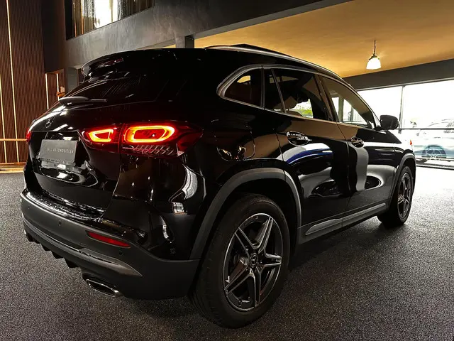 Mercedes-Benz GLA 250 e AMG Line 2023 Hybride Benzine 29