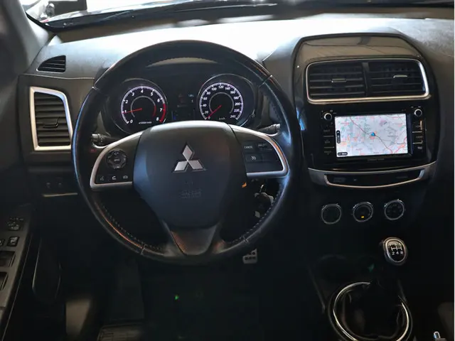 Mitsubishi ASX 1.6 Cleartec Intense 2015 Benzine 11