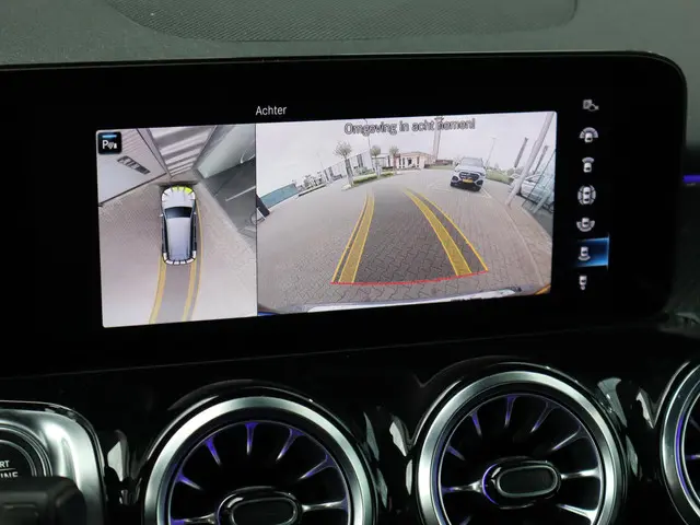 Mercedes-Benz 200-klasse GLB AMG Line 2023 Benzine 24