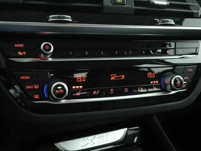 BMW X3 xDrive20i Business Edition Plus 2021 Benzine 6