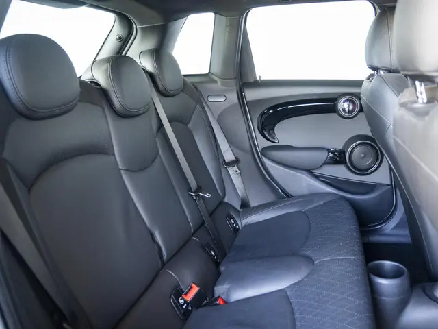 MINI 5-Deurs Cooper Aut. 2020 Benzine 11