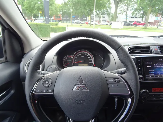 Mitsubishi Space Star 1.2 Dynamic AUTOMAAT 2023 Benzine 24