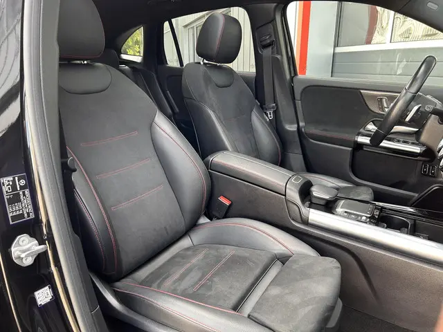 Mercedes-Benz GLA 250 e AMG Line 2020 Hybride Benzine 15