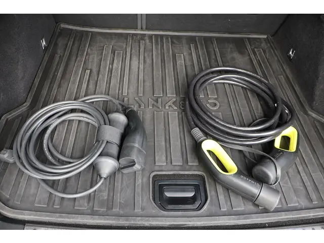 Lynk & Co 01 Lynk&Co 1.5 2023 Hybride Benzine 7