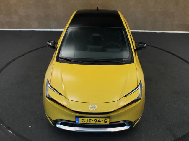 Toyota Prius 2.0 Plug-in Executive 2024 Hybride Benzine 6