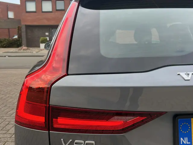 Volvo V90 2.0 D4 190 pk Momentum 2017 Diesel 41