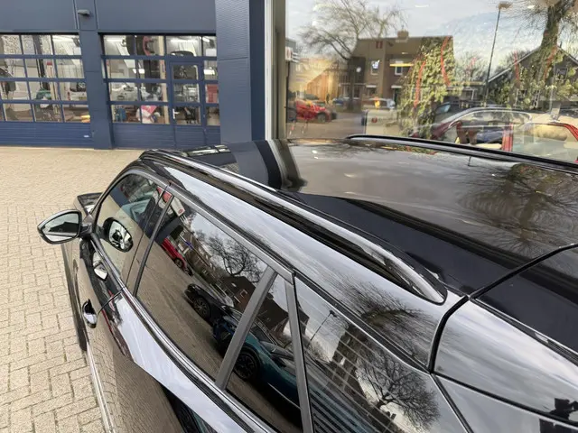 Peugeot 2008 1.2 Turbo 130 PK GT 2023 Benzine 35