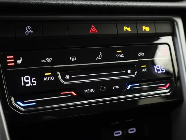 Volkswagen T-Roc 1.0TSI/116PK Life 2025 Benzine 22