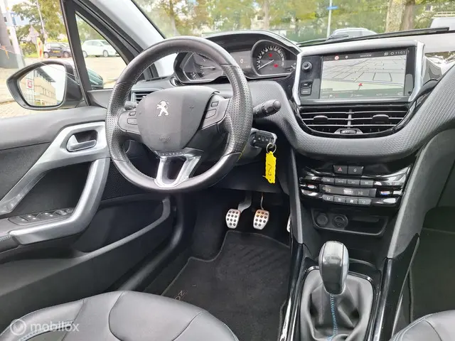 Peugeot 2008 1.2 PURETECH ALLURE CROSSWAY 2017 Benzine 28