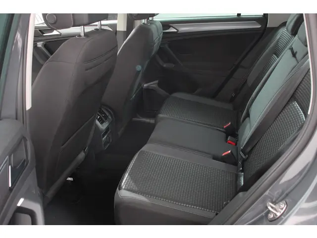 Volkswagen Tiguan 1.5 TSI DSG Active 2022 Benzine 12