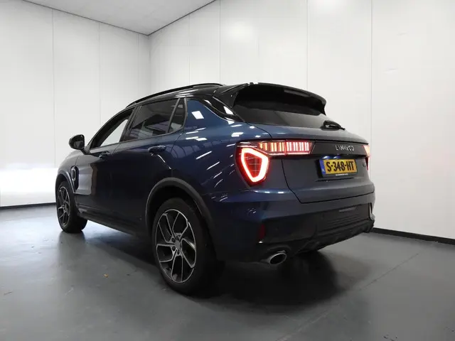 Lynk & Co 01 1.5 PHEV BlackLine 2023 Hybride Benzine 3