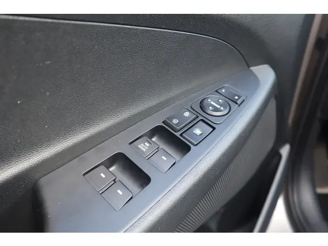 Hyundai Tucson 1.6 GDi i-Drive 2017 Benzine 25