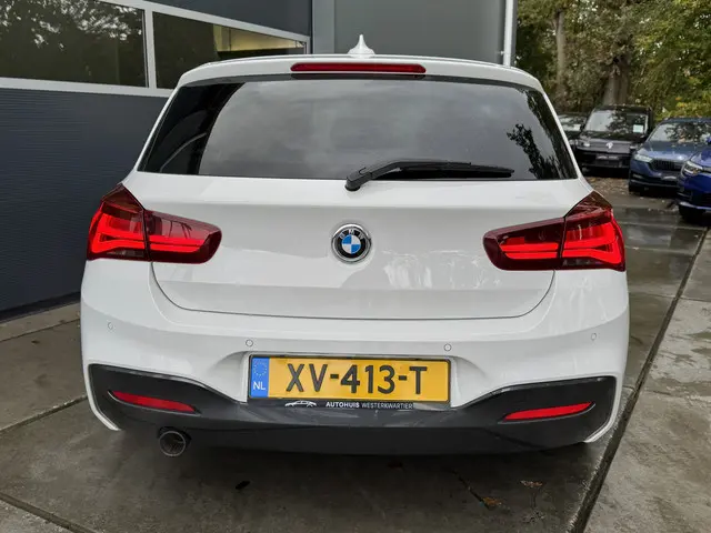 BMW 1 Serie 118i 136pk Automaat Executive 2019 Benzine 33