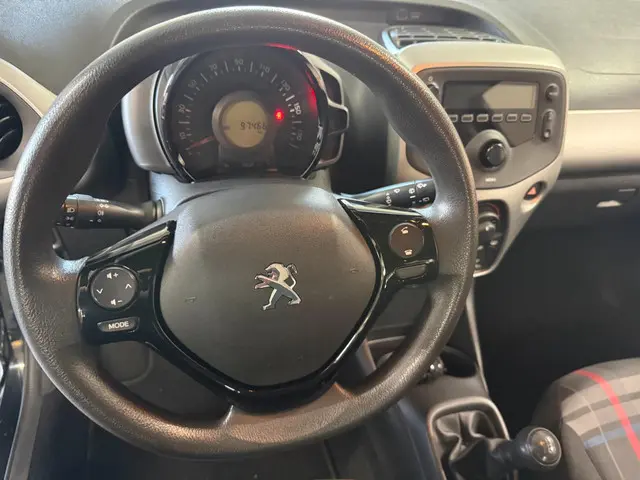 Peugeot 108 1.0 e-VTi Active 2014 Benzine 12