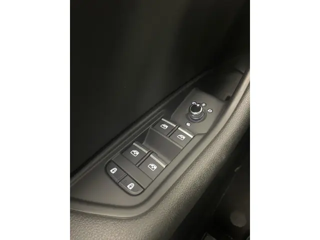Audi A4 Avant 40 TFSI S edition 2020 Benzine 57