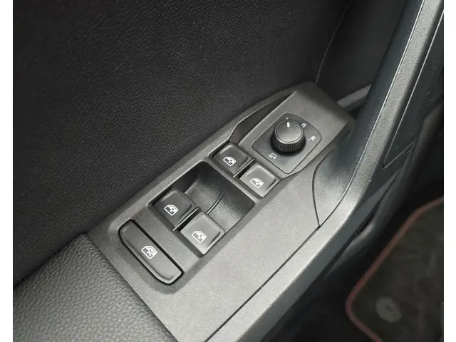 SEAT Ibiza 1.0 TSI FR Business |Automaat|Navi ! 2019 Benzine 36