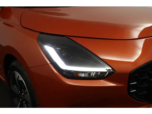 Suzuki Swift 1.2 Style Smart Hybrid 2025 Benzine 75