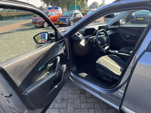 Peugeot 2008 1.2 PureTech Allure Pack 2022 Benzine 13