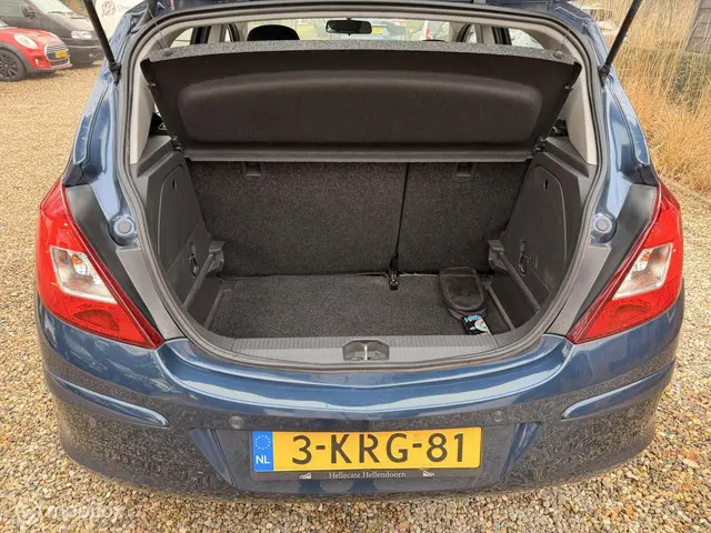 Opel Corsa 1.2-16V Berlin 2013 Benzine 7