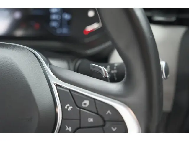 Renault Clio TCe 130 EDC Initiale Paris 2020 Benzine 38