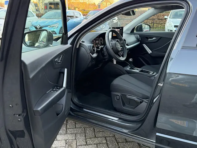 Audi Q2 35 TFSI S Edition 2024 Benzine 16