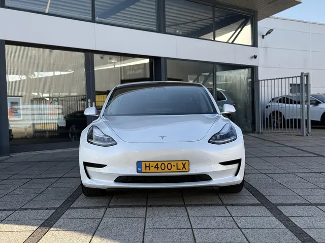 Tesla Model 3 Range Plus 2020 Elektrisch 8