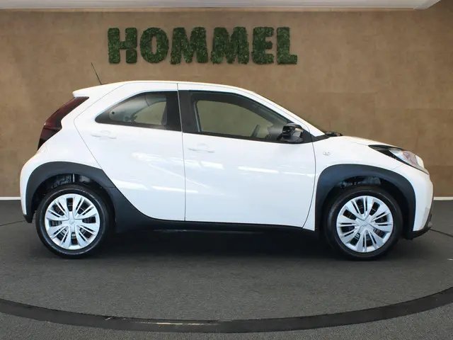 Toyota Aygo X 1.0 VVT-i MT Play 2024 Benzine 10
