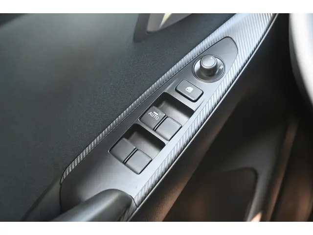 Mazda 2 SkyActiv-G 90 automaat Homura 2024 Benzine 8