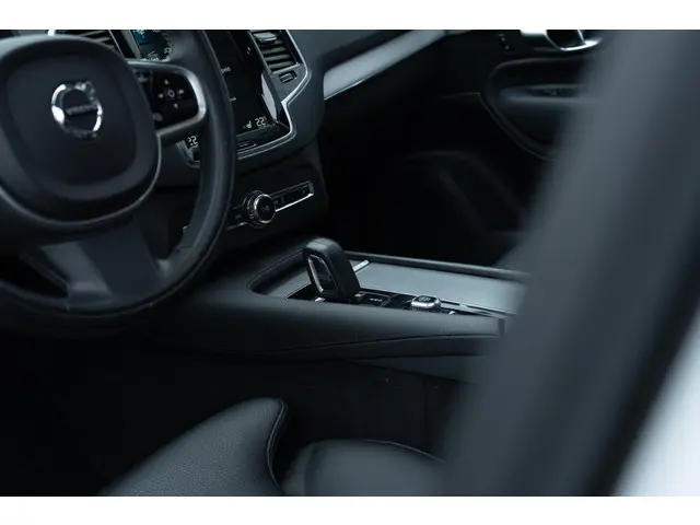 Volvo XC90 T8 Recharge AWD R-Design 2021 Hybride Benzine 8