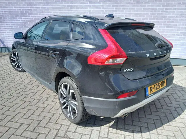 Volvo V40 3