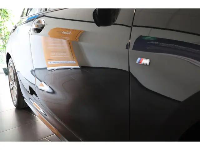 BMW 1 Serie 118i Business Edition 2021 Benzine 13