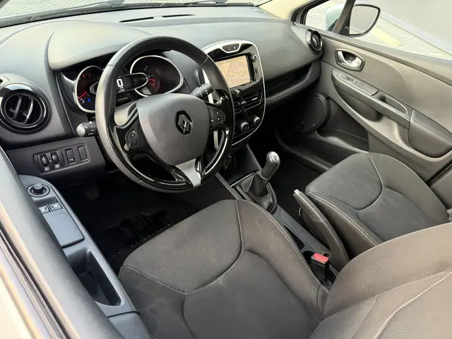 Renault Clio Estate 0.9 TCe Limited 2016 Benzine 6