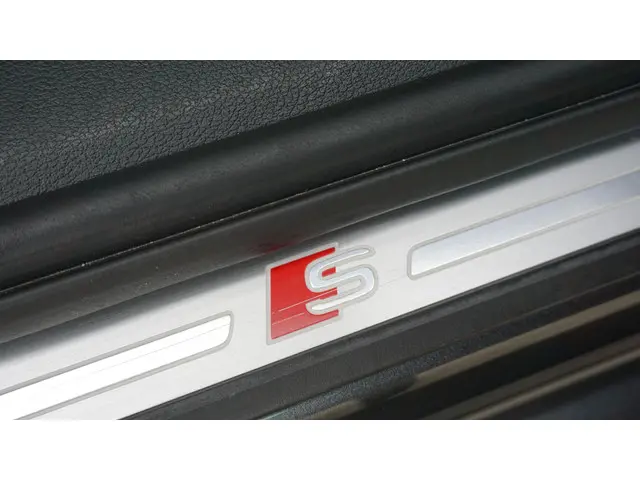 Audi A4 Avant 35 TFSI 150pk 2x S-Line 2022 Benzine 50