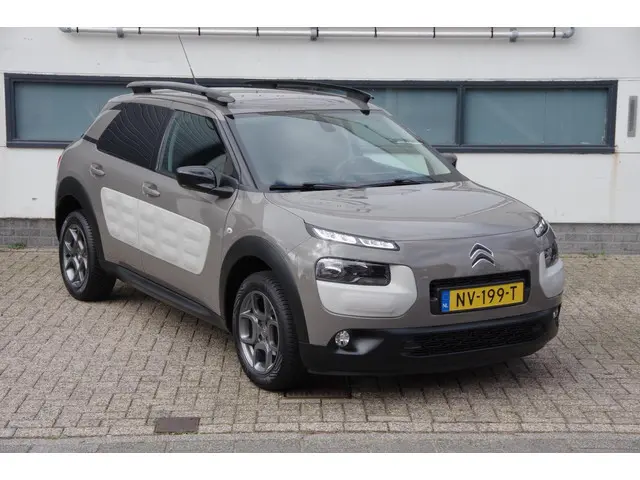 Citroën C4 Cactus 1.2 PureTech Shine 2017 Benzine 18